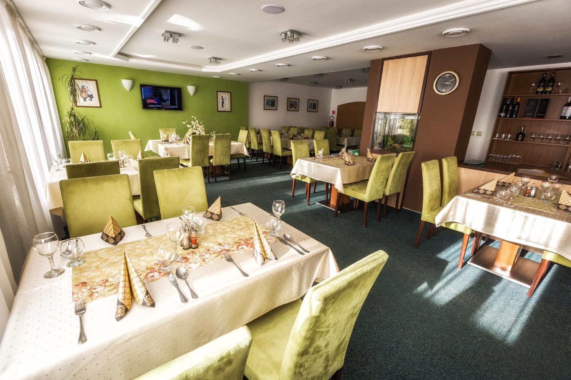 Hotel Malina*** Ruzomberok Eksteriør bilde